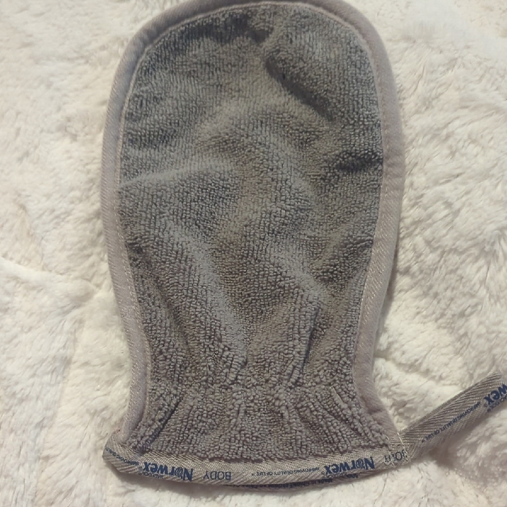 Norwex Charcoal Exfoliating Body Glove